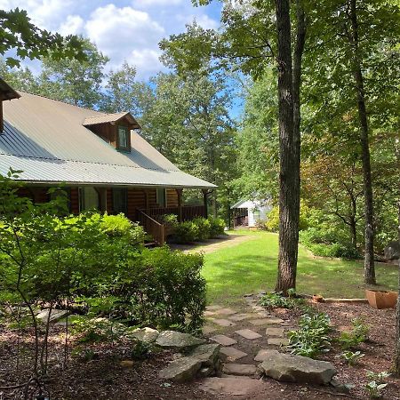 Barefoot Hills Hotel Dahlonega Exterior photo