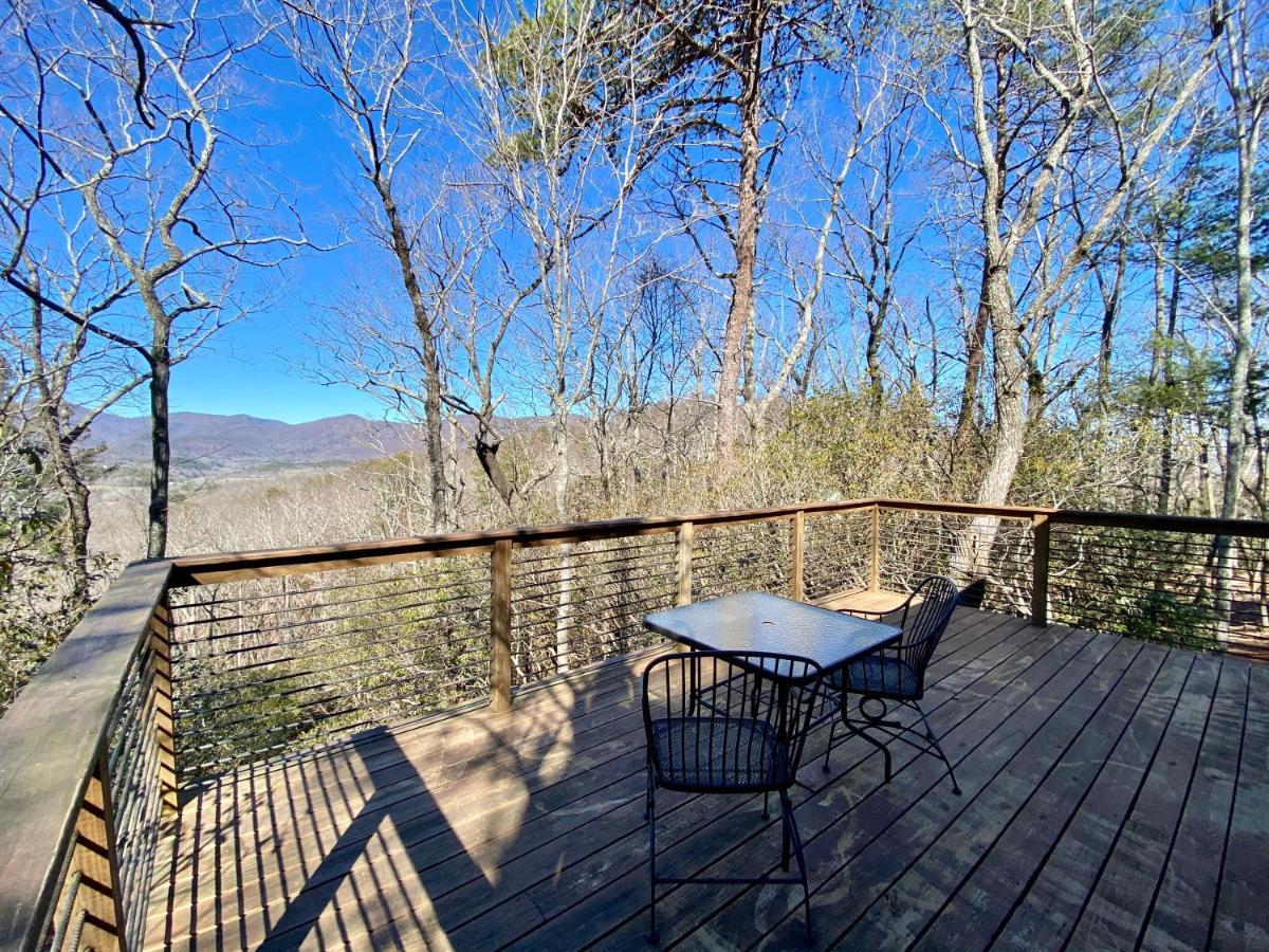 Barefoot Hills Hotel Dahlonega Exterior photo