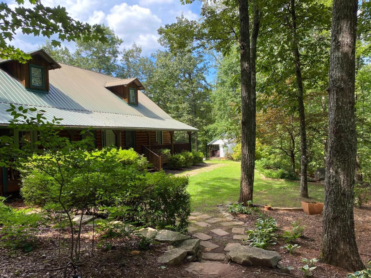 Barefoot Hills Hotel Dahlonega Exterior photo