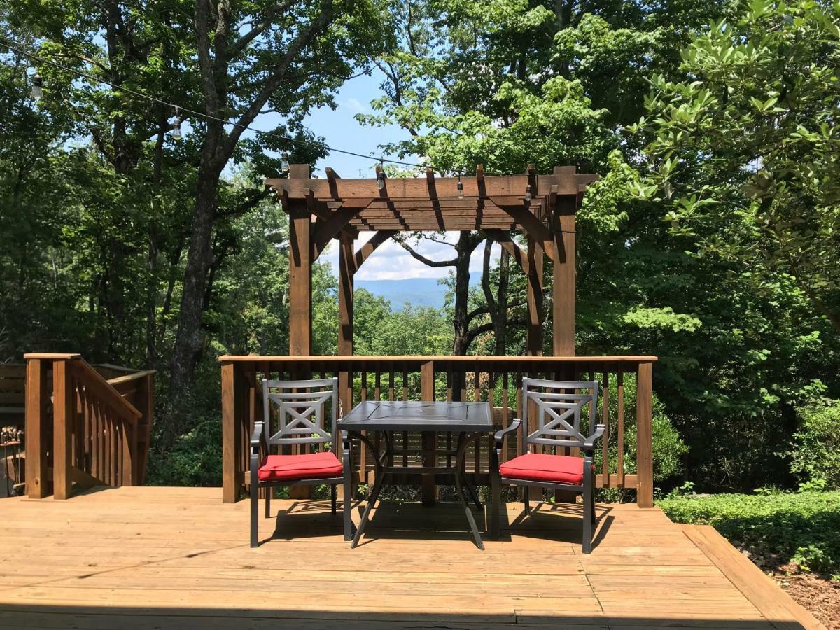 Barefoot Hills Hotel Dahlonega Exterior photo