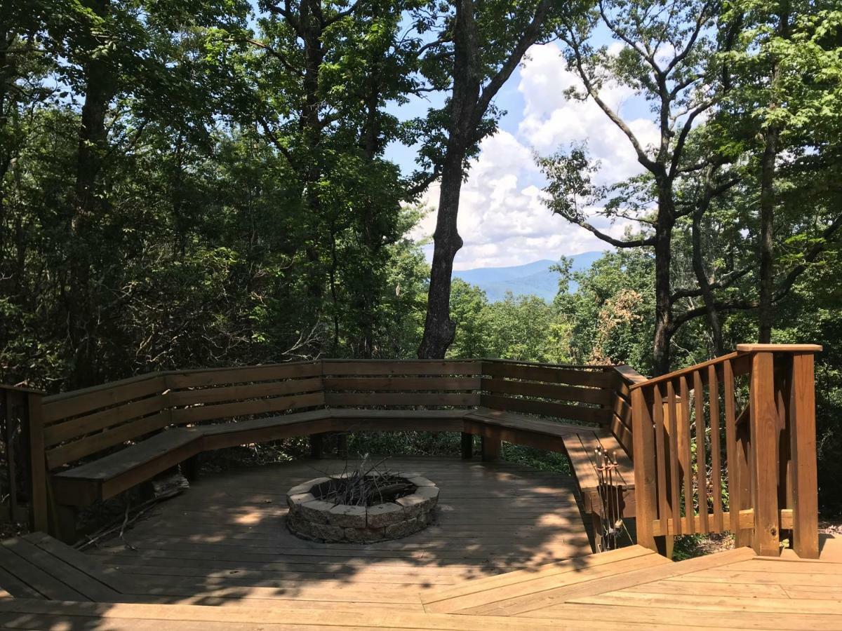 Barefoot Hills Hotel Dahlonega Exterior photo