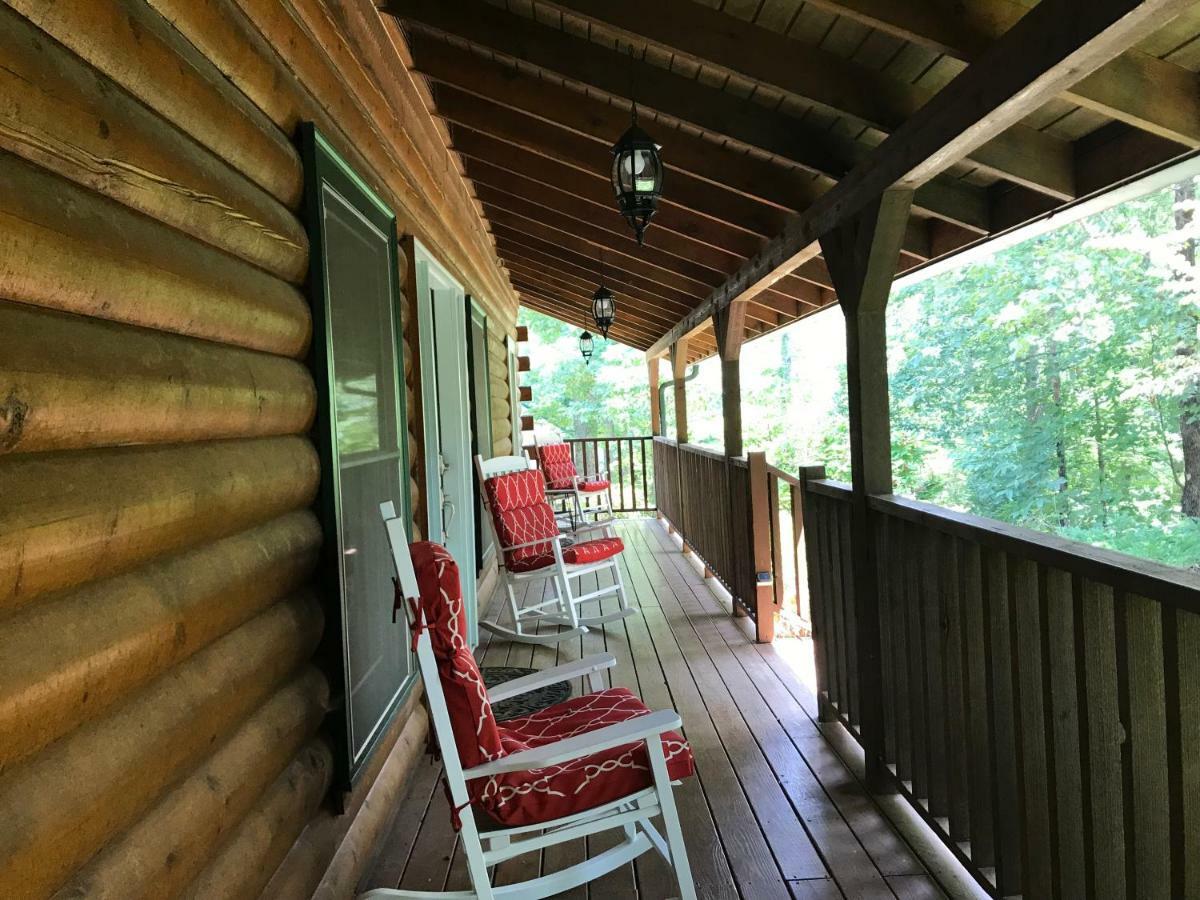 Barefoot Hills Hotel Dahlonega Exterior photo