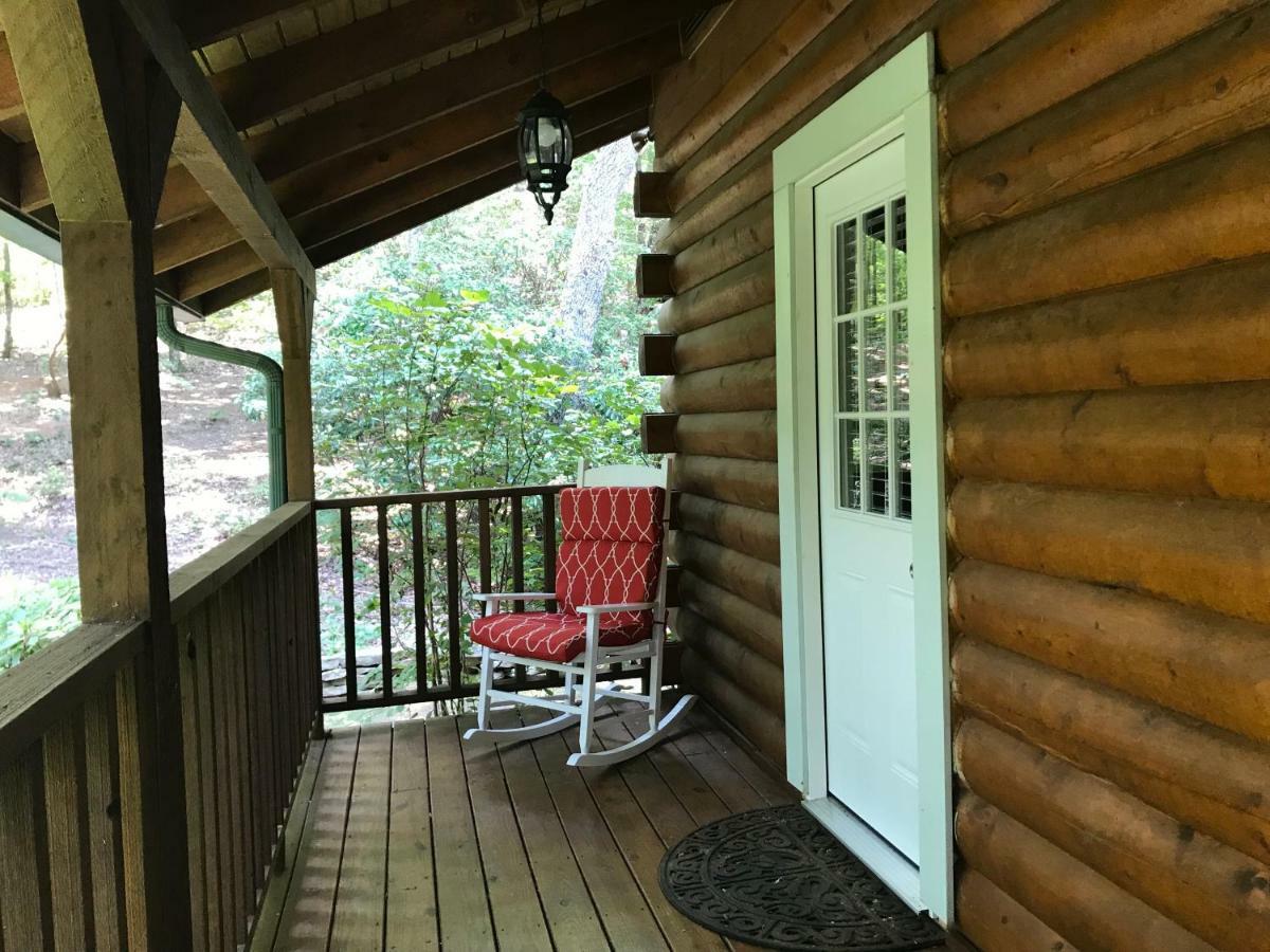 Barefoot Hills Hotel Dahlonega Exterior photo