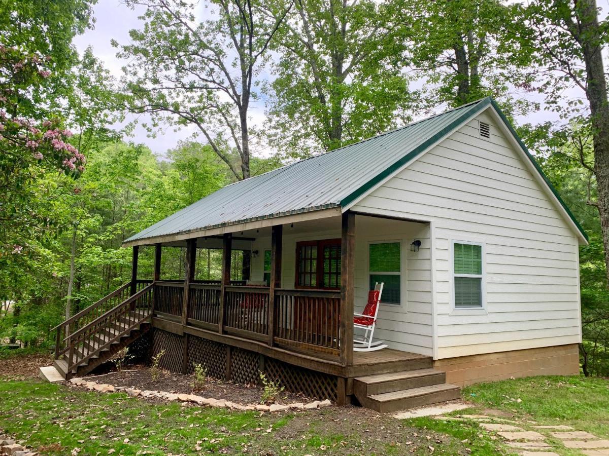 Barefoot Hills Hotel Dahlonega Exterior photo